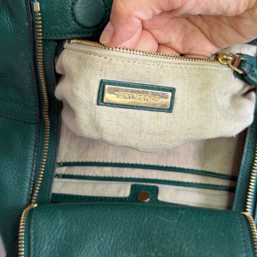 Tory Burch Half Moon Satchel in Green Pebbled Leather - Picture 12 of 13